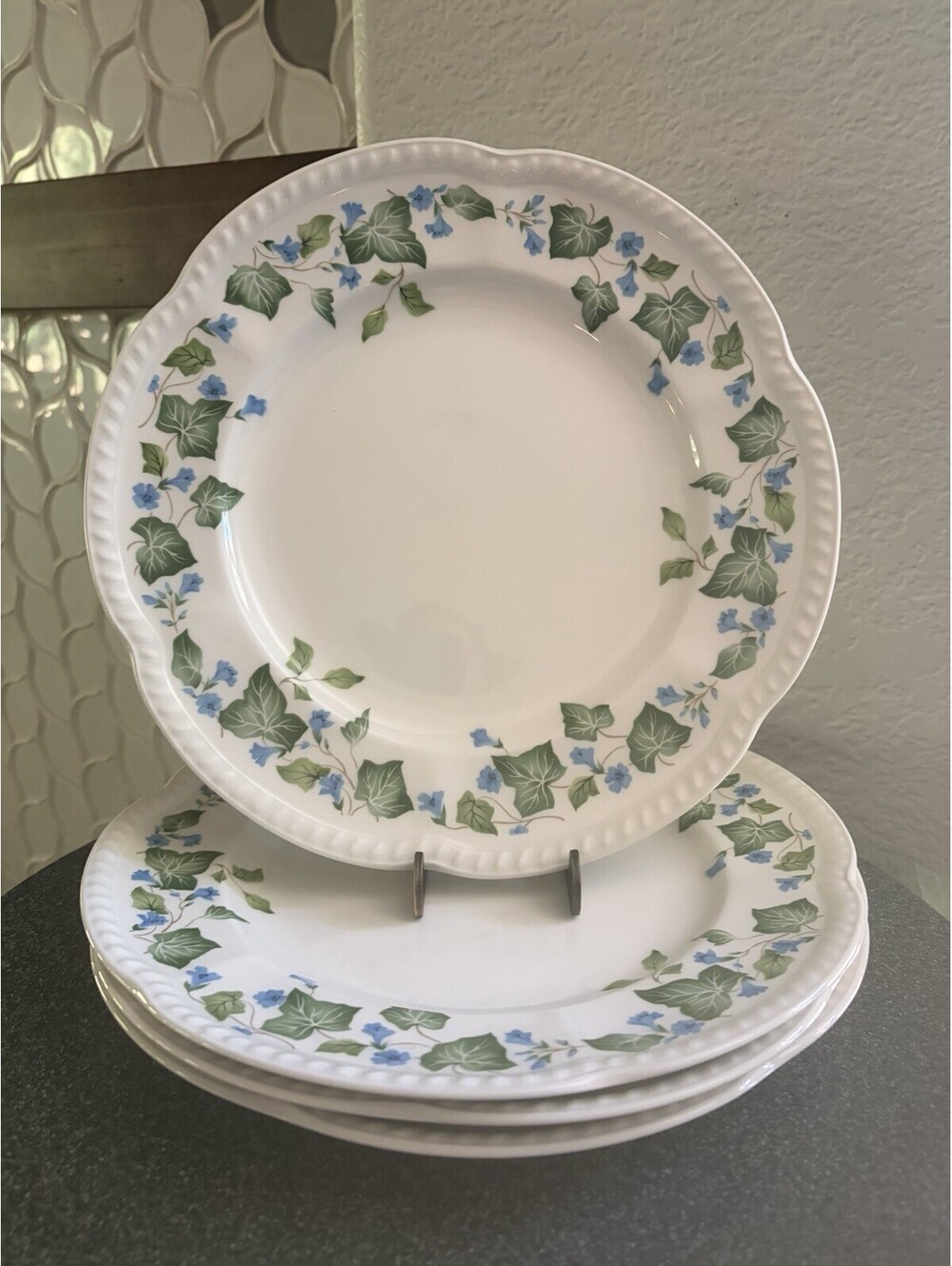 4 Johnson Brothers Vintage Pattern Dinner Plates 10-3/4" Staffordshire England